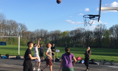 У Кагарлику пройшов турнір зі стрітболу. Спортсмени отримали подарунки від міського голови