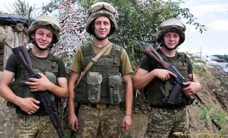 Брати по крові та зброї: у "тридцятці" служать три рідних брата