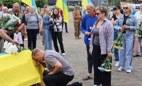 У Сарнах попрощалися із головним сержантом Григорієм Мальцевим
