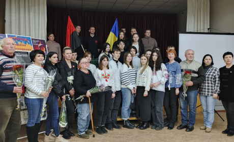 «Воїни світла в наших серцях»: В уманській бібліотеці вшанували пам'ять Героїв Небесної Сотні