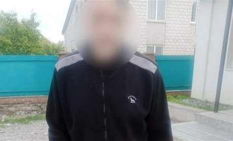 Вирвав з рук жінки на площі у Жмеринці сумку і втік: поліція затримала підозрюваного
