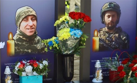 Алея Слави в Наталино поповнилась новими світлинами загиблих Захисників