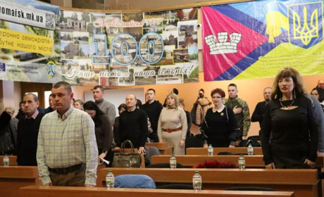 Сесія міськради у Первомайську: нова депутатка, вибачення, заяви та земельні суперечки (відео)