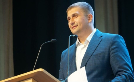 Губернатор звірив годинник