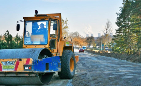 Дорогу до Білого озера продовжують ремонтувати
