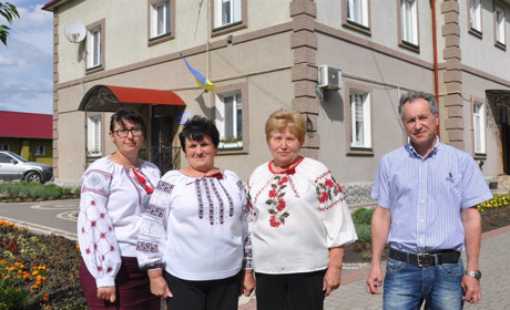 У балансі між цифрами і квітами проходять робочі будні бухгалтерів ПАП «Обрій», що на Чортківщині