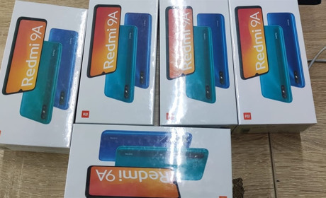 Віктор Шеремета подарував переяславським захисникам нові смартфони
