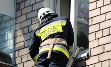 У Покровську під час пожежі постраждала сім’я з маленькою дитиною