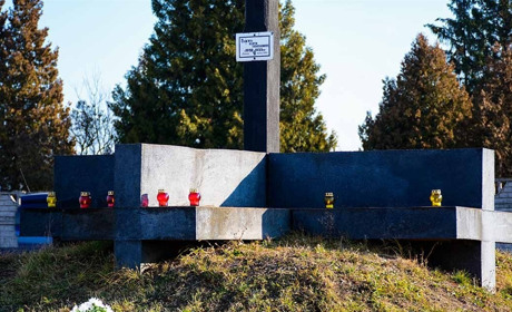 Мітинг-реквієм та заупокійна літія: у Кагарлику вшанували пам'ять жертв голодоморів в Україні