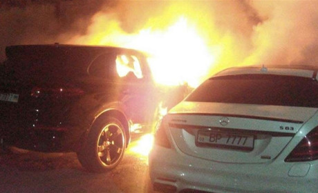 Ночью в Мелитополе сгорели два авто