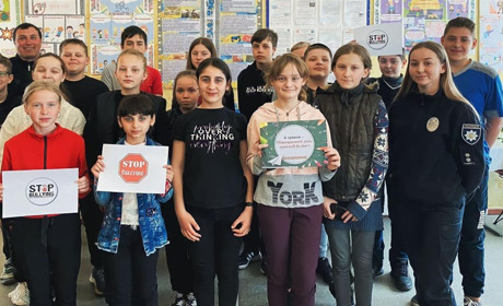 В Миколаївці та Марківці ювенальні поліцейські провели виховні уроки