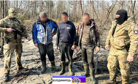 У Воронках поліція викрила угруповання незаконних видобувачів бурштину