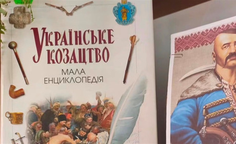 У Южненській бібліотеці відкрилася виставка до Дня захисників і захисниць України (ФОТО)