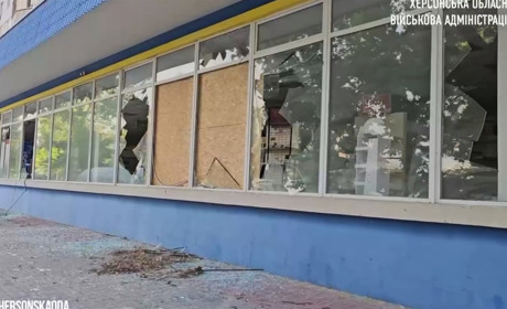 На Херсонщині російські терористи поцілили у житлові квартали та критичну інфраструктуру