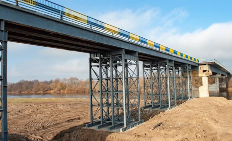 Відновили міст через Десну, що з'єднує Сумську і Чернігівську області (фото)