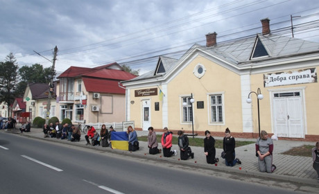 У Мамаївцях попрощалися із Героєм-захисником Віталієм Гуцуляком
