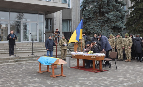 Сміла провела в останню путь воїна та захисника Вадима Битяка