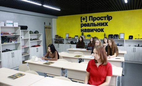 У Нетішинському ліцеї створили укриття, де можна повноцінно навчатися