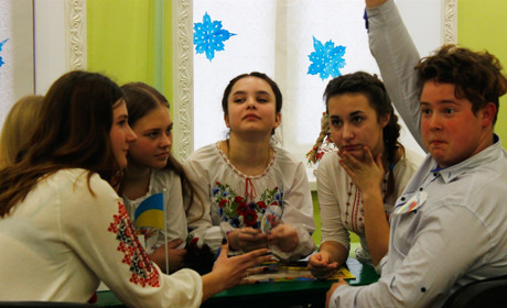 «Я люблю Україну»: в Попаснянському будинку творчості відбулася вікторина до ювілею Дня Соборності