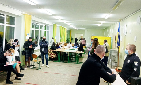 У Вараші голоси виборців рахують із порушеннями