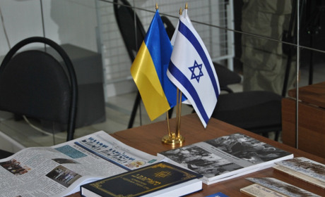 Кам'яне мереживо давніх мацев. У Городку відкрилася виставка старовинних єврейських орнаментів