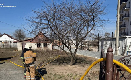 Вогнеборці знайшли тіло 39-річного чоловіка під час ліквідації пожежі у Звягелі