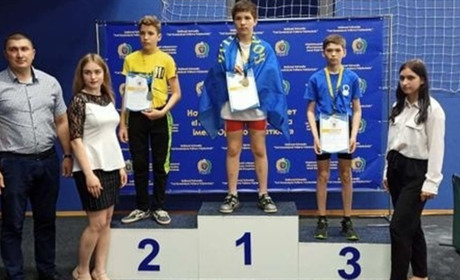 Перші нагороди гирьовиків: спортсмен із Сарненського району виборов бронзу