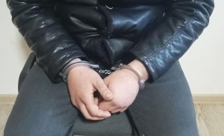 В Усатове на вулиці  з ножем напали на чоловіка. Одного зловмисника затримали 