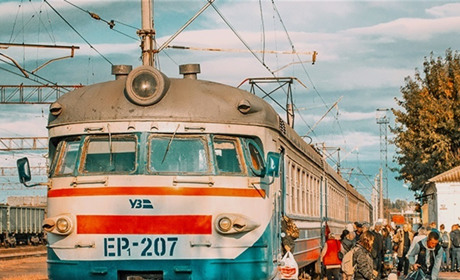 Укрзалізниця змінила розклад та маршрут низки поїздів, що курсують через Нікополь: як тепер