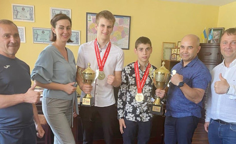 Покровські боксери повернулись з чемпіонату Європи із «золотом» і «бронзою»
