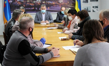 В Барській громаді закрили магазин та кафе за порушення: відбулося засідання комісії з питань ТЕБ