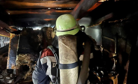 На Фастівщині загорілася СТО: пожежу гасили 11 рятувальників