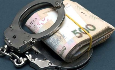 На Шепетівщині директорка банку присвоїла понад 5 мільйонів допомоги сім’ям загиблих воїнів