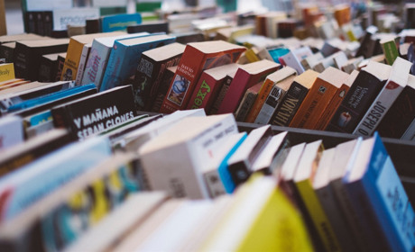Чи можна знайти цікаві книжки у бібліотеці