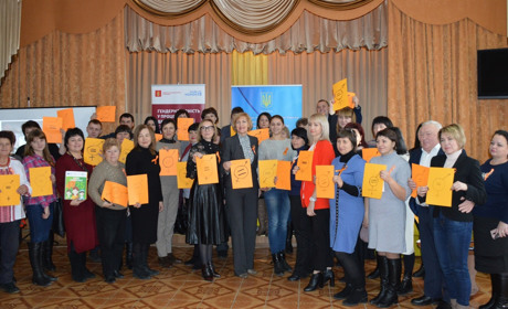 «16 днів проти насилля»: у Сватовому жінки обговорили питання гендерної рівності. Про що йшлося