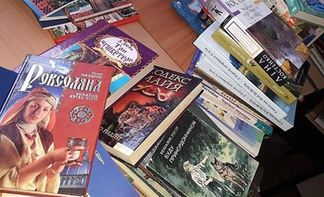 Мешканці Рівненщини передали в Попаснянський район нові українські книжки