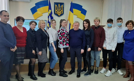 Кращі студенти Біляївської громади брали участь у сесії: вони ухвалили актуальні для громади проєкти