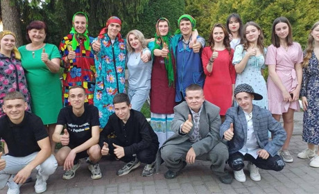 Учні Кременеччини підготували благодійну виставу на підтримку армії