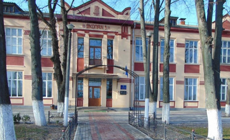 Без масок на уроках та вимірювання температури: яким буде навчання у школах Фастова з 1 вересня