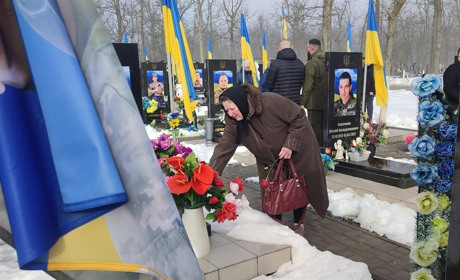 У четверту річницю повномасштабного вторгнення рф в Україну Ізмаїл вшанував пам'ять полеглих воїнів