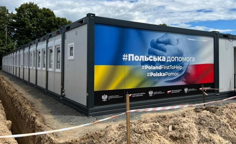 В модульному містечку Новоселівки вже збирають меблі та підводять воду і каналізацію
