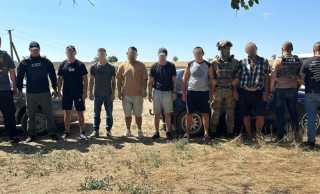 Переправляли чоловіків до Молдови стежками поза пунктами пропуску: на Одещині викрили черговий канал