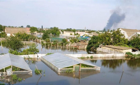 Житель Переяслава розповів, як виживають його рідні у затоплених Олешках на Херсонщині