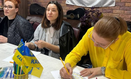 Писанка єднання: жителі Каховського району долучилися до всеукраїнської акції