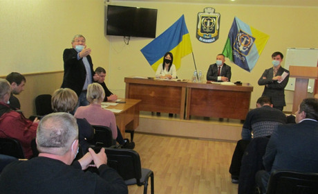 Позачергова сесія Генічеської міської ради: двох старост так і не змогли затвердити