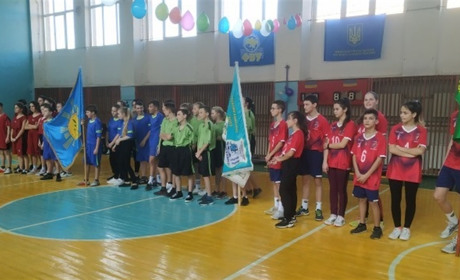 В Барі провели міжшкількні спортивні змагання 