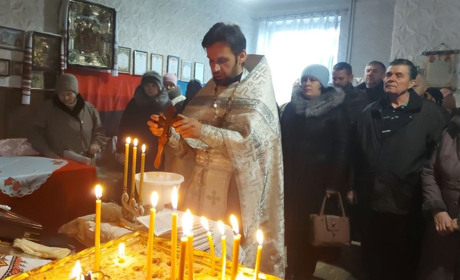 У храмі Святого Георгія Переможця освятили воду та молилися за Україну (ВІДЕО)