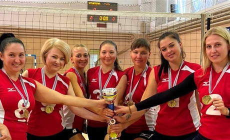 Збірна Глухівської громади виборола першість із волейболу серед міських громад на обласному турнірі