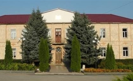 Батьки учнів Чортківської ЗОШ № 2 проти пониження статусу навчального закладу