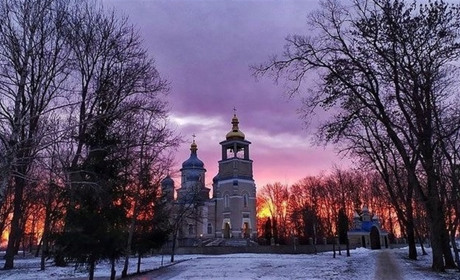 Грудневі святкові дати: церковні традиції, державні свята та міжнародні події